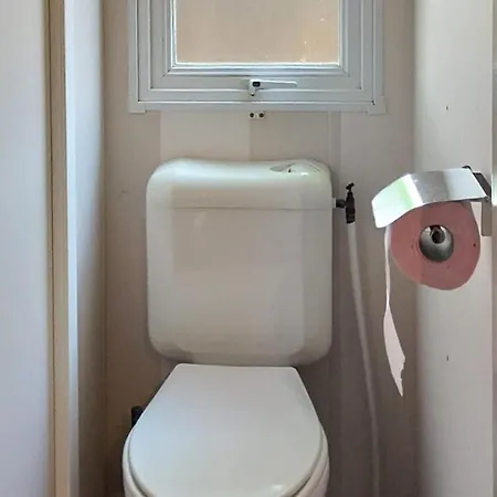 Pet Friendly Stacaravan In Camping 3*