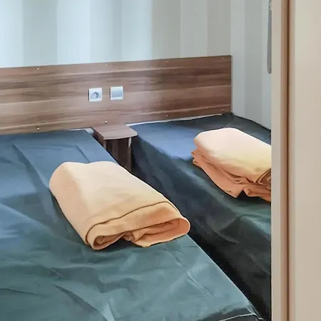 Cozy Stacaravan In 3* Aureilhan (Landes)
