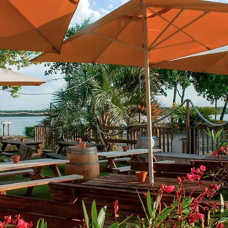 Camping Pet Friendly Stacaravan In