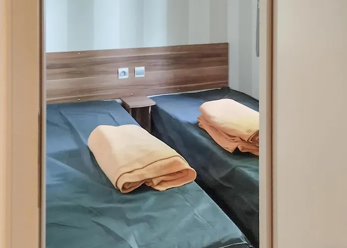 Pet Friendly Stacaravan In 3* Aureilhan (Landes)